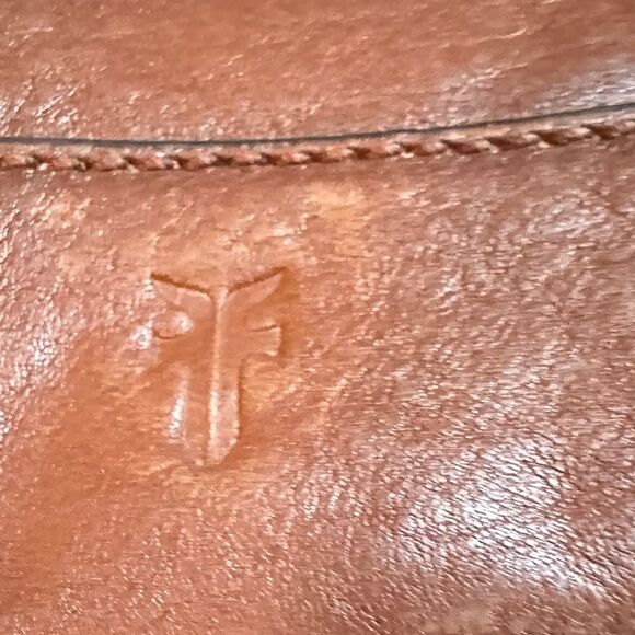 Frye Rich Classic Brown Leather Crossbody Bag - Picture 5 of 8